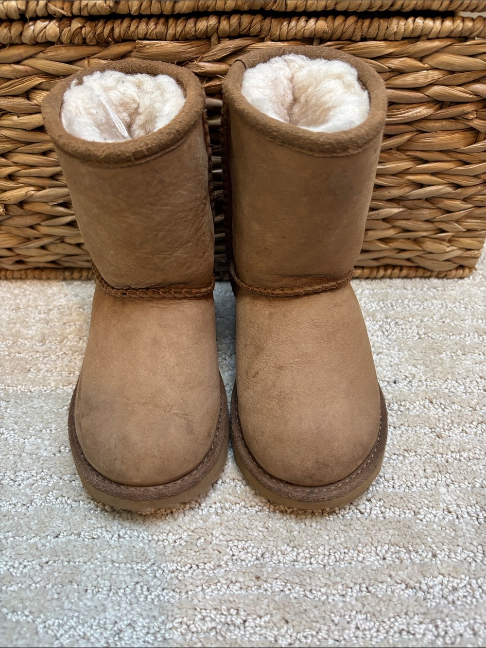 UGG Kids Classic  Short II Brown Boots Size 7